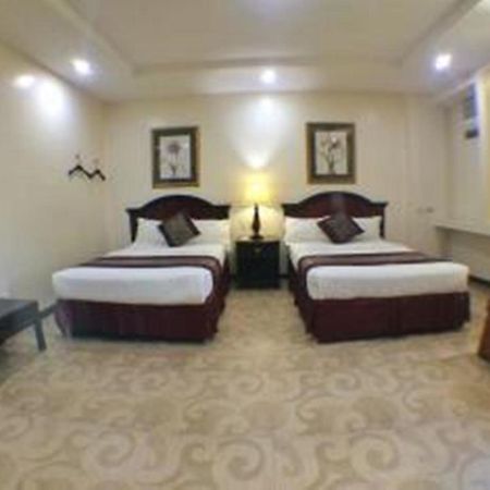 Cindy Kelly Hotel Olongapo Exterior photo
